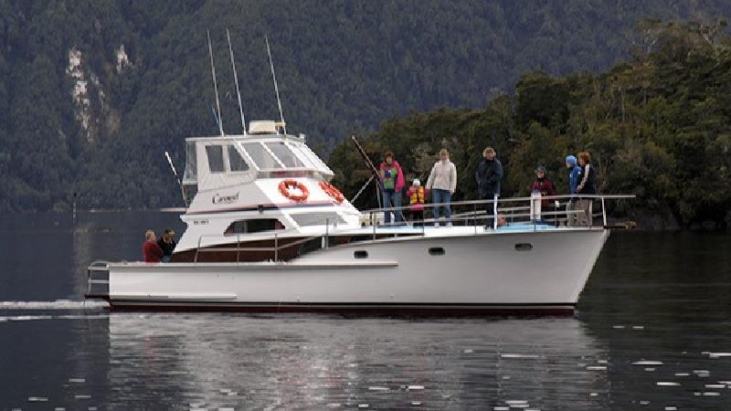 Join Cruise Te Anau for a boutique 3 hour Discovery Cruise to the beautiful & tranquil South Fiord of Lake Te Anau where you will view spectacular mountains & breath taking scenery!